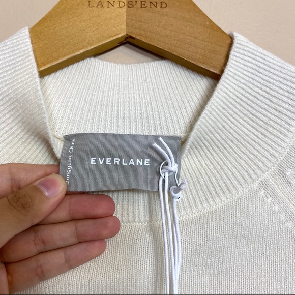 Everlane Cashmere Raglan Mockneck in Ivory - Picture 6 of 8